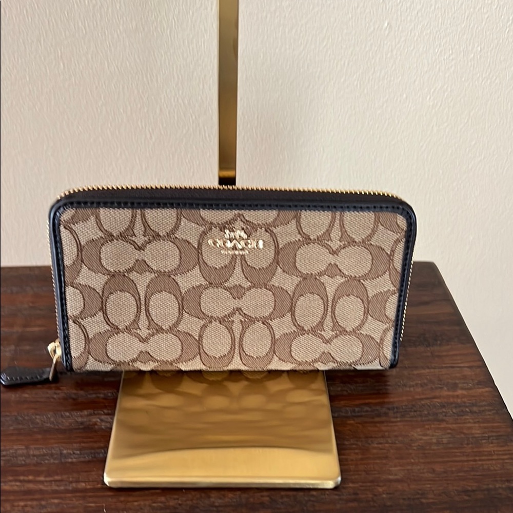 Coach Mono Signature Zip Wallet